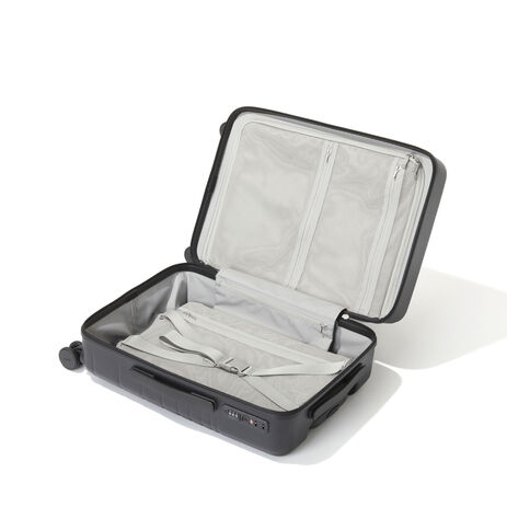 Set Wave 22” 4 Wheel Hardside Carry-On Set Wave 22” 4 Wheel Hardside Carry-On