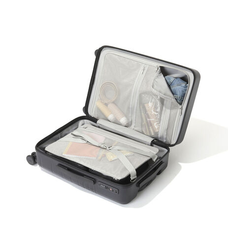 Set Wave 22” 4 Wheel Hardside Carry-On Set Wave 22” 4 Wheel Hardside Carry-On