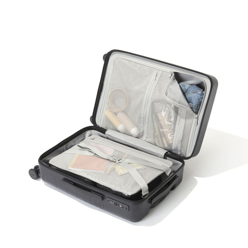 Set Wave 22” 4 Wheel Hardside Carry-On Set Wave 22” 4 Wheel Hardside Carry-On