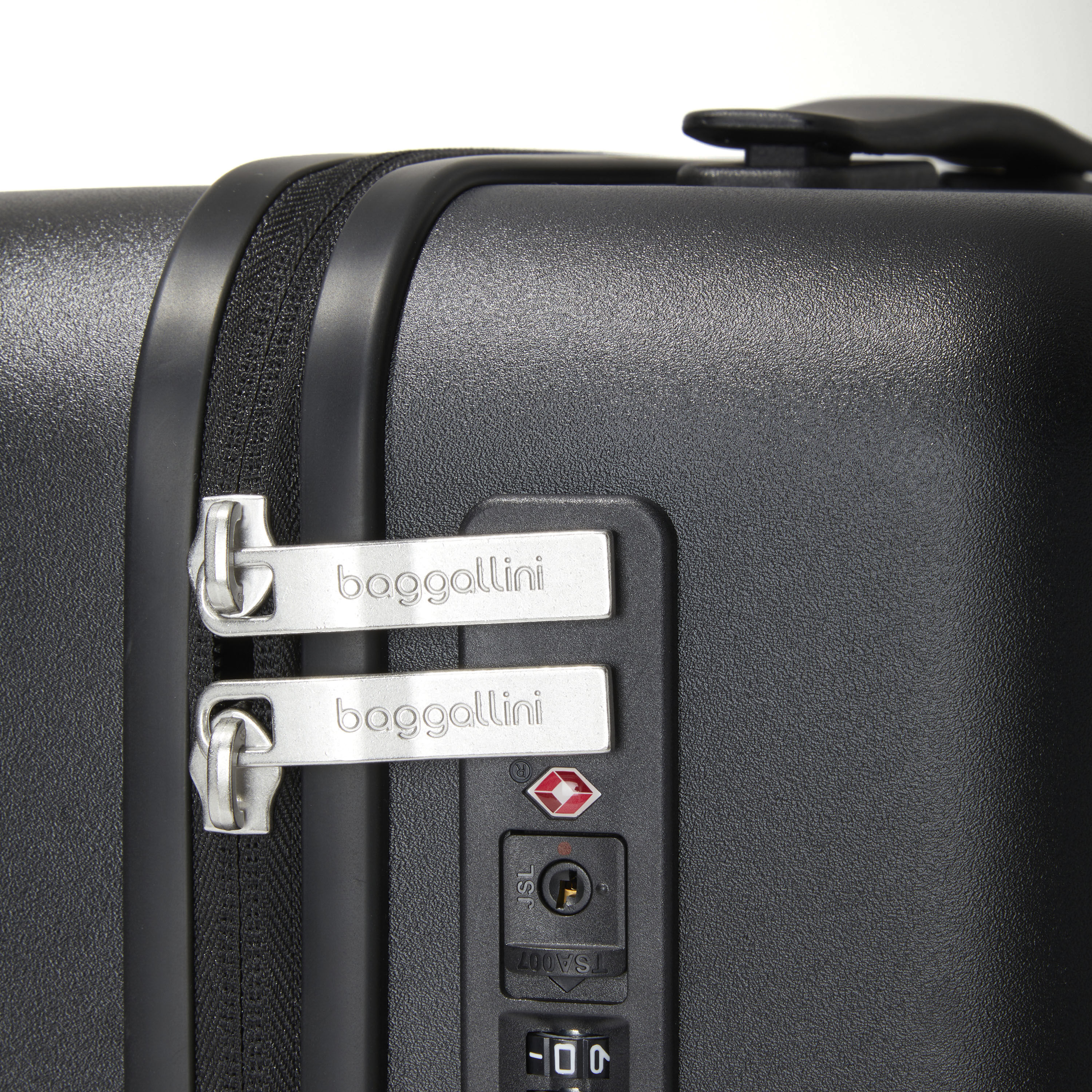 Set Wave 22&rdquo; 4 Wheel Hardside Carry-On