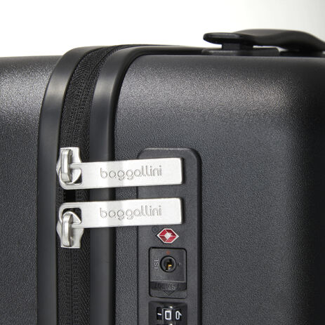 Set Wave 22” 4 Wheel Hardside Carry-On Set Wave 22” 4 Wheel Hardside Carry-On