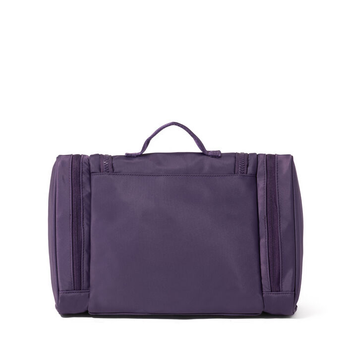 Deluxe Toiletry Kit Deluxe Toiletry Kit
