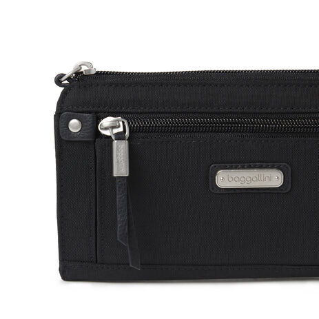 Baggallini wristlet Clearance